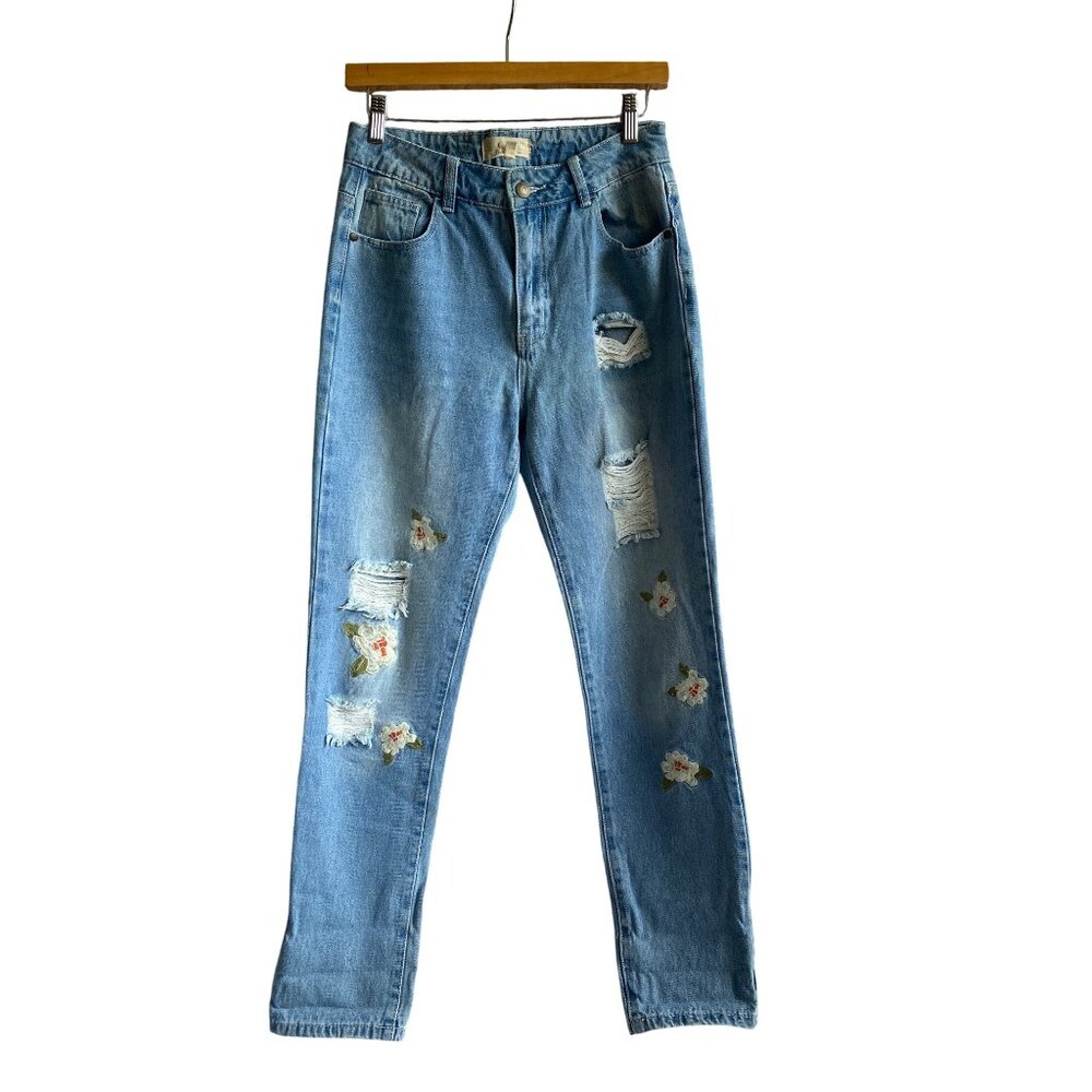 Chelsea & Violet High Rise Distressed Floral Embroidered Mom Jeans 28 Country - Picture 3 of 15
